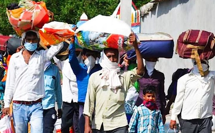 घर लौटे प्रवासी मज़दूरों में दलितों, आदिवासियों और पिछड़ों की सबसे बड़ी संख्या