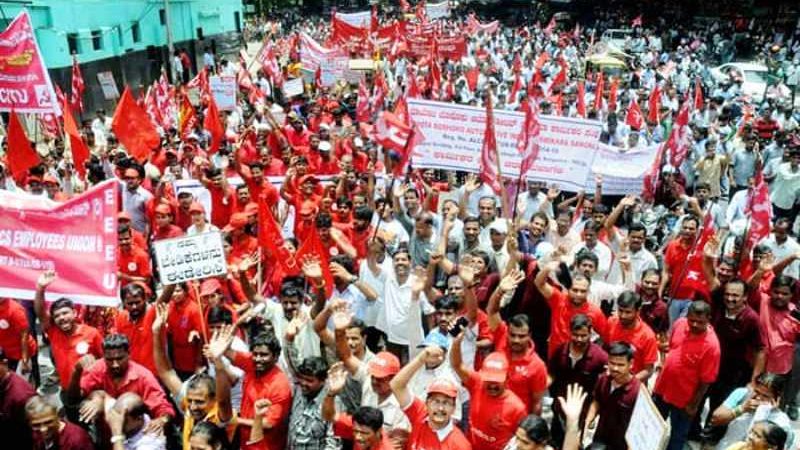 मोदी सरकार की नीतियों के खिलाफ एक लाख से ज्यादा श्रमिकों ने उठाई आवाज