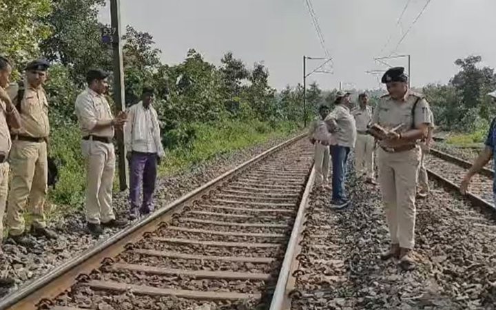 केरल में एक्सप्रेस ट्रेन से टकराने से चार रेलवे अनुबंधित सफाई कर्मियों की मौत